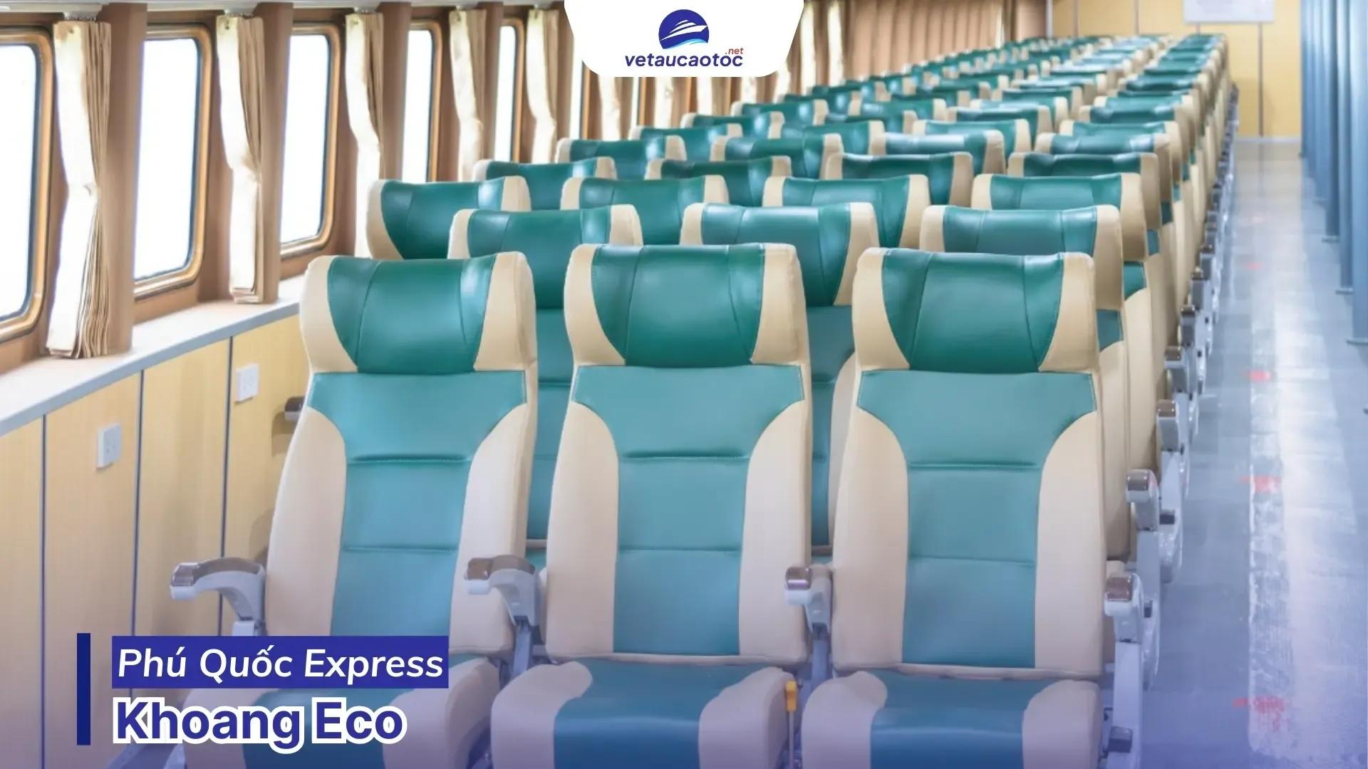 Ghế ngồi khoang eco được bọc da cao cấp