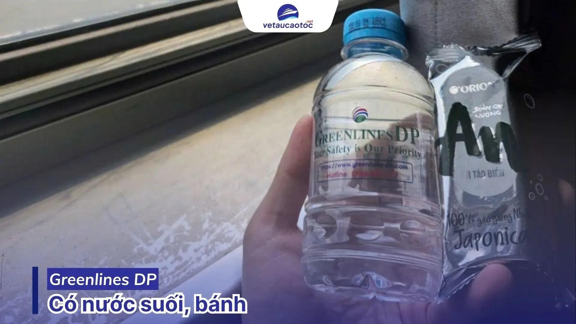 Greenlines DP có trang bị nước suối cho hành khách