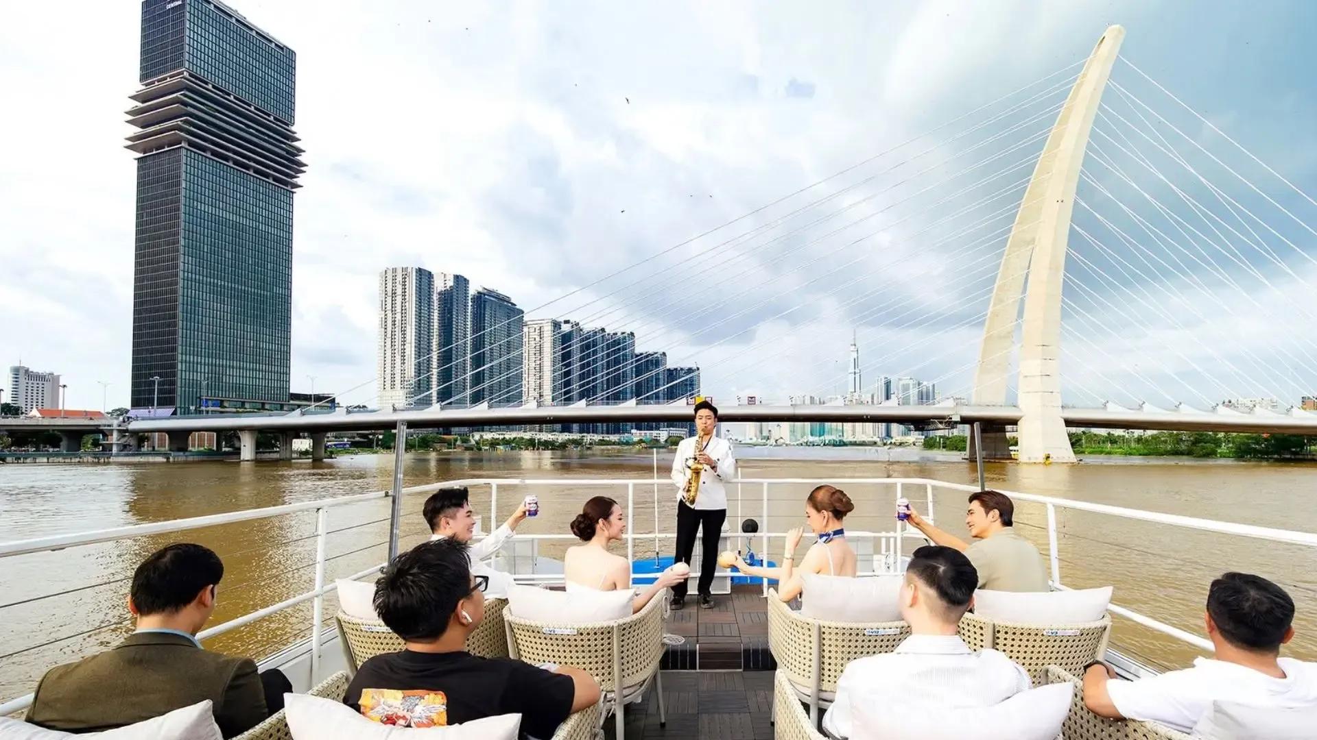 Hạng Sky tàu Sài Gòn Watergo