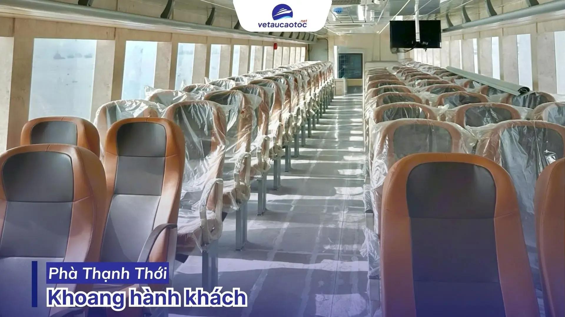 Khoang hành khách phà Thạnh Thới Rạch Giá