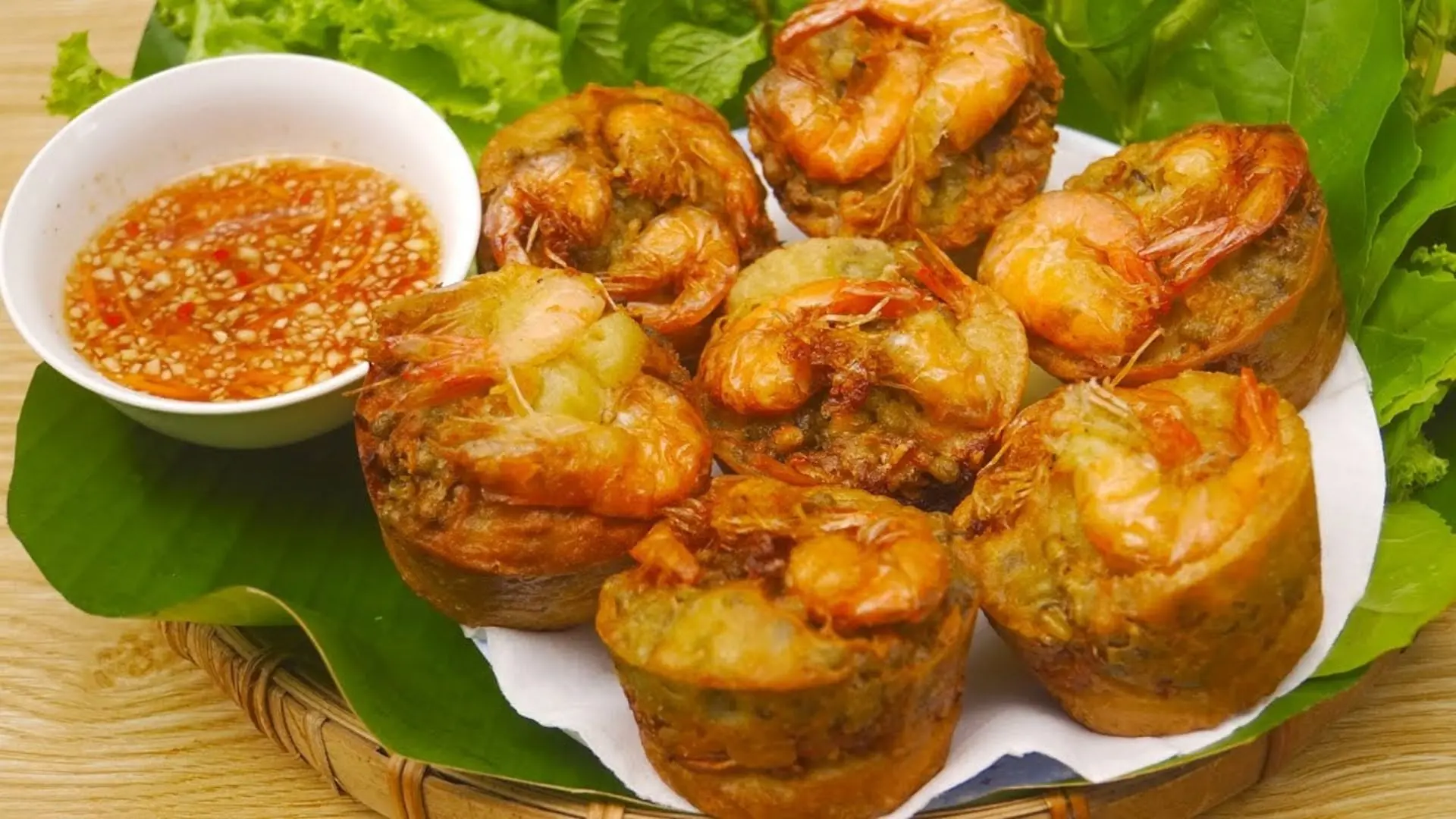 Bánh cống là món ăn dân dã đậm chất miền Tây