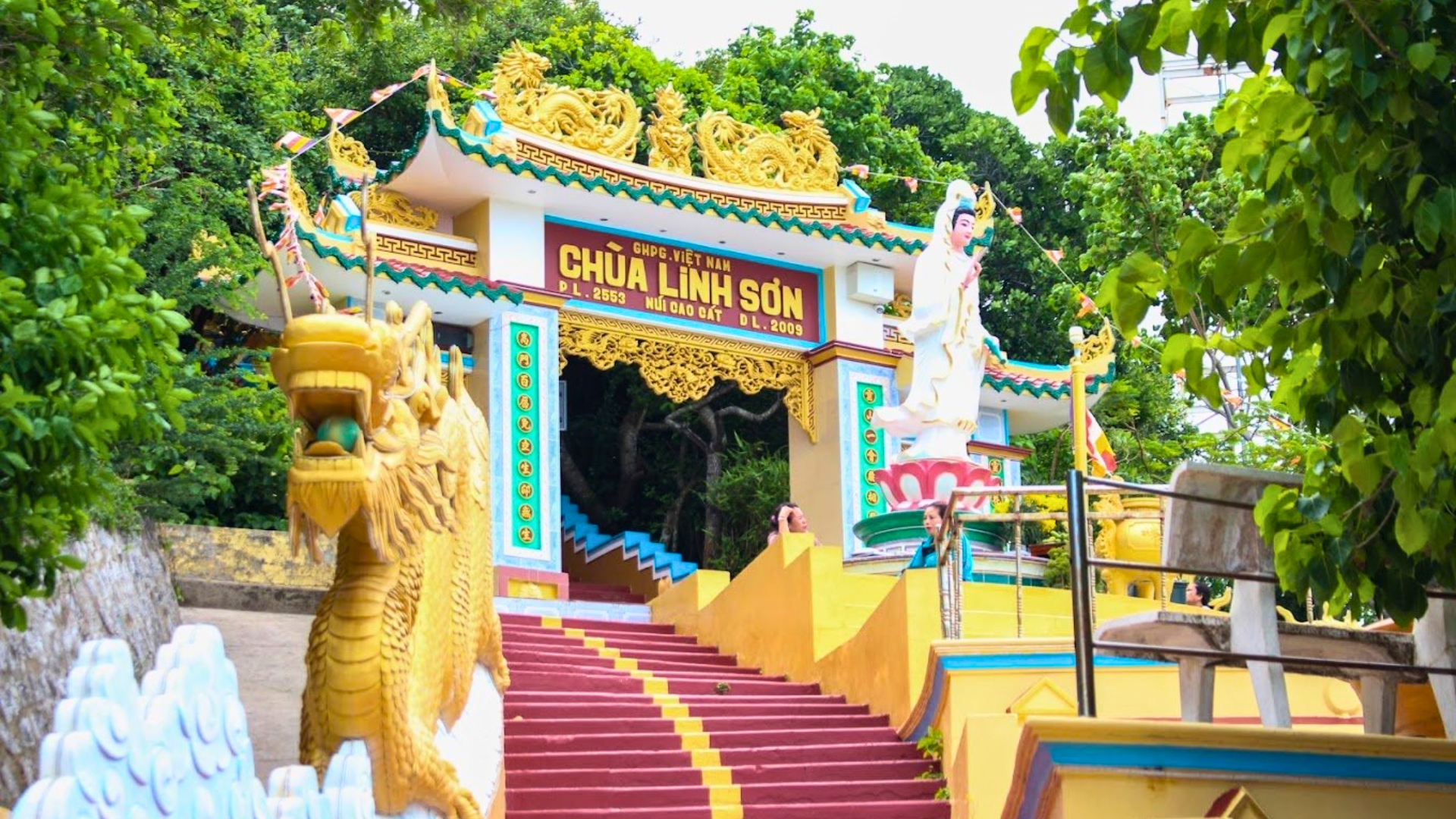 Chùa Linh Sơn có lối kiến trúc truyền thống (Ảnh: Sưu tầm)
