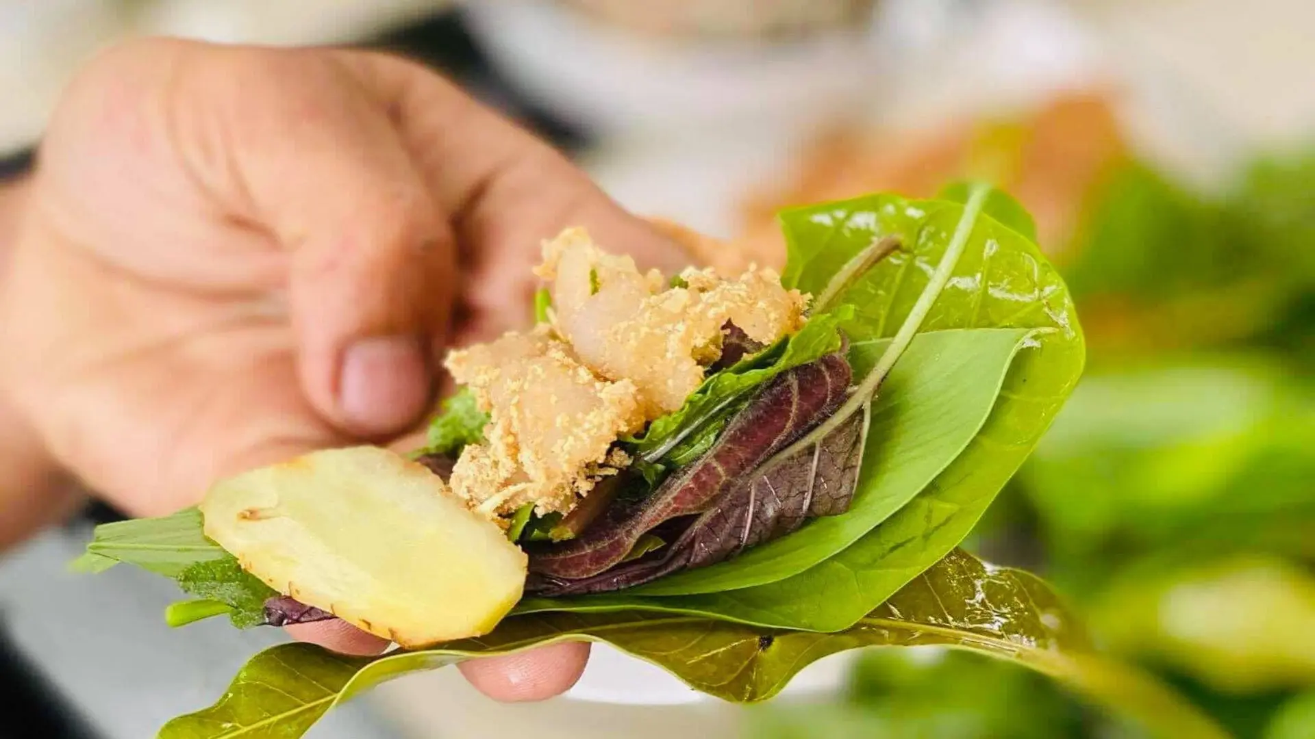 Đến Côn Đảo thưởng thức gỏi cá nhám