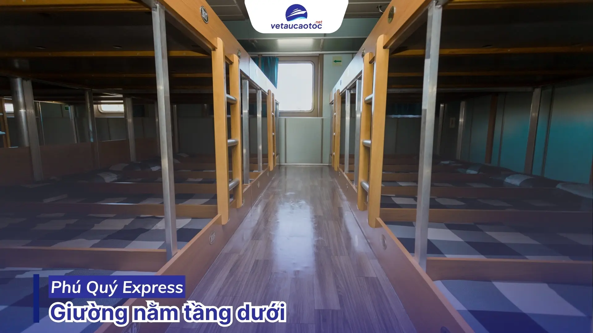 Giường nằm tầng dưới tàu Phú Quý đi Côn Đảo