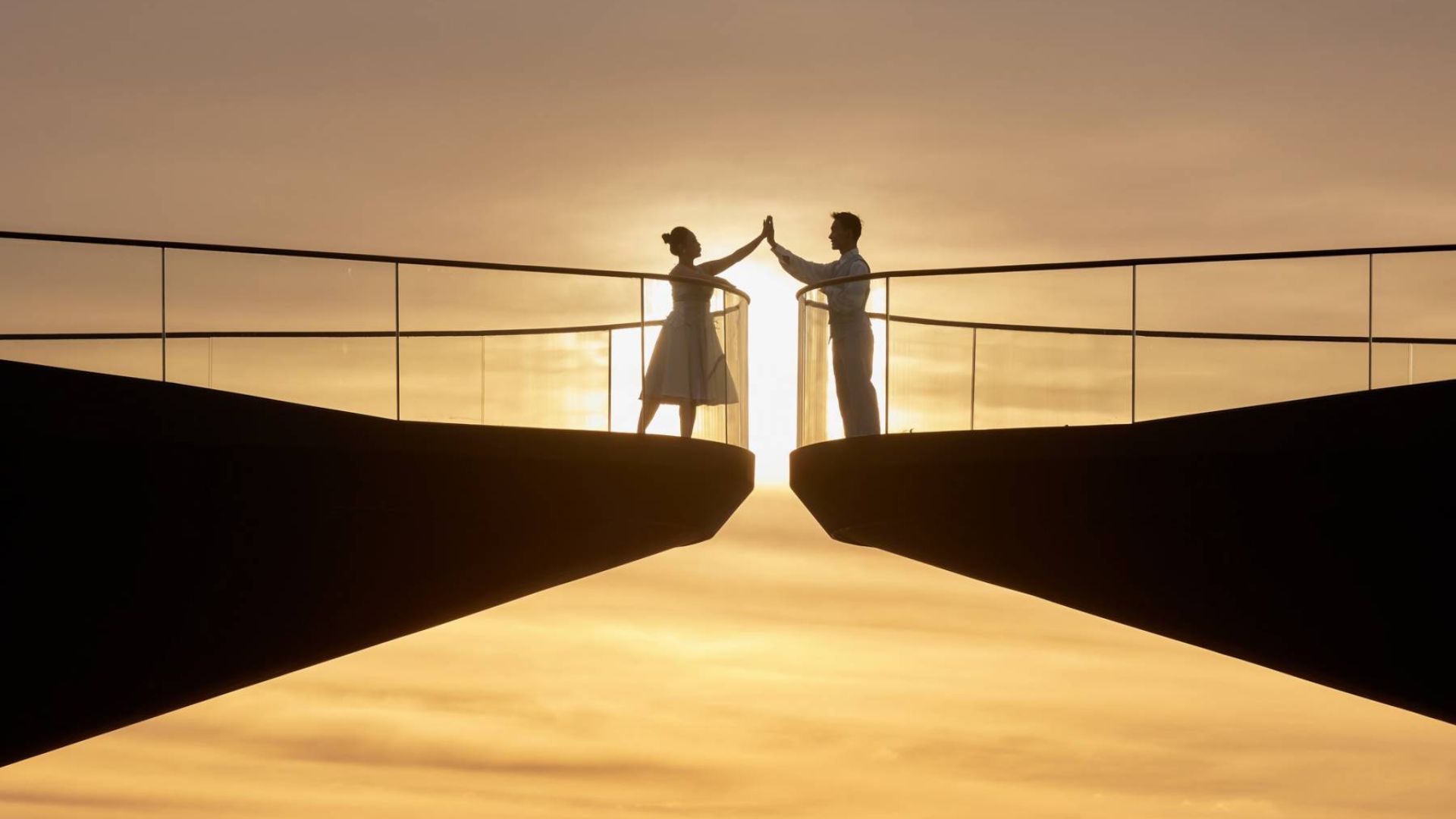 Kiss Bridge - Nơi kết nối những trái tim yêu thương (Ảnh: Sưu tầm)
