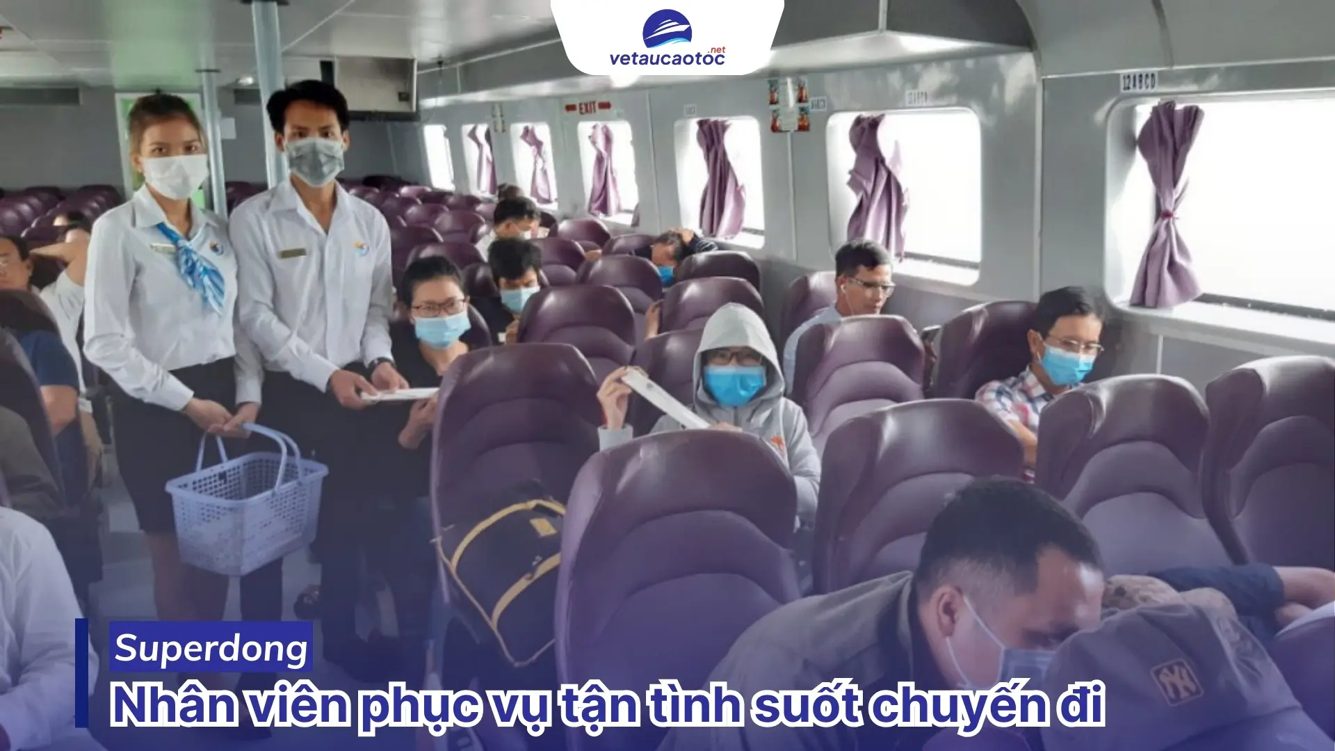 Nhân viên tàu Phan Thiết Phú Quý tận tình