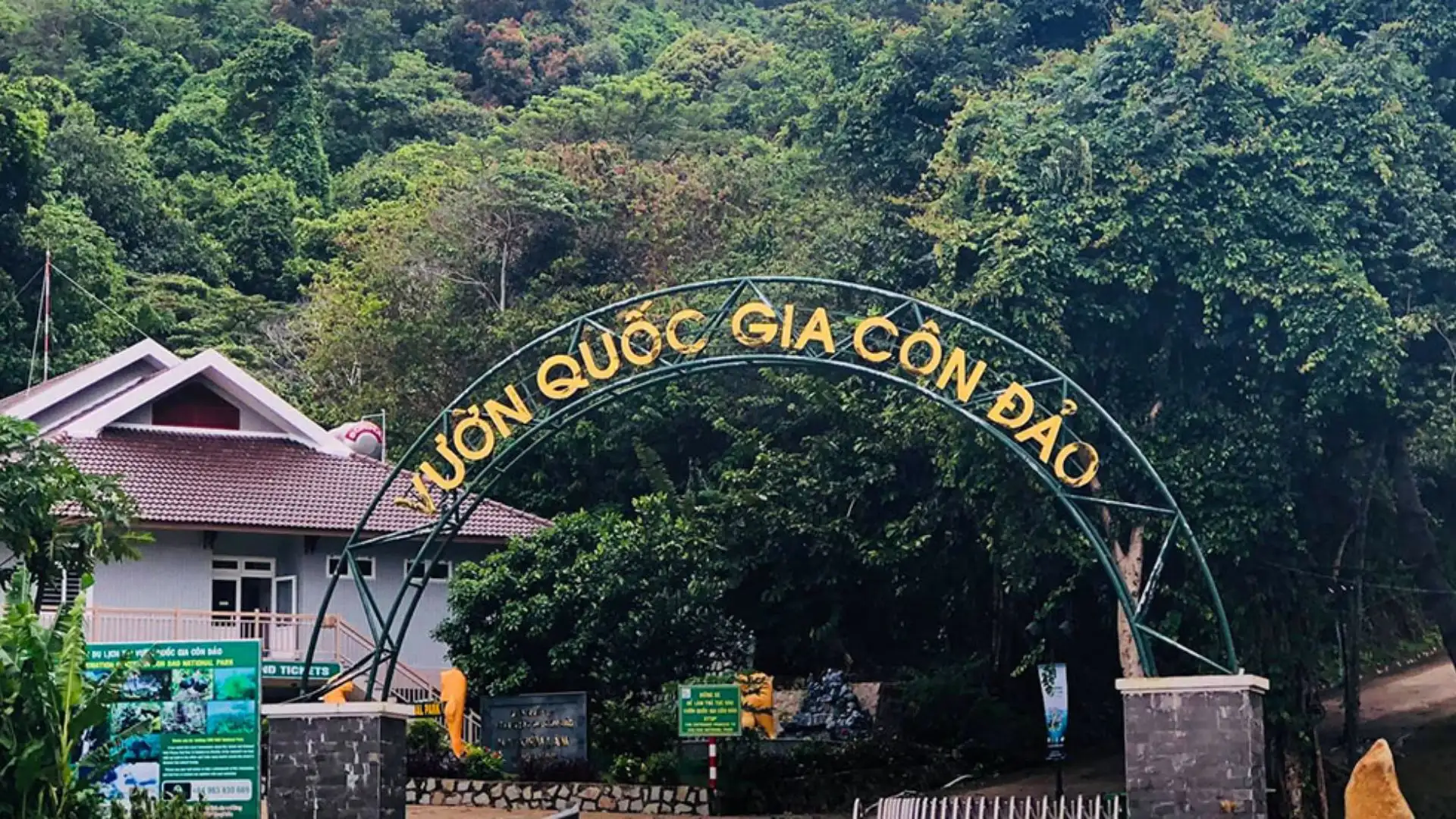 Tham quan vườn Quốc Gia Côn Đảo